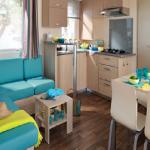 Intérieur d'un mobil-home 2 chambres "Confort +" pour vos vacances en Côte d'Opale