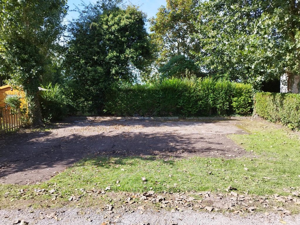 Emplacement nu